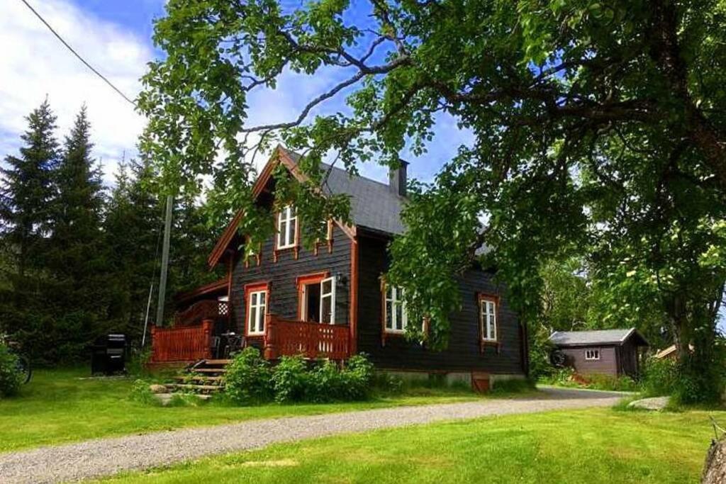 فيلا 100 Years Old Norwegian Log House In ترومسو المظهر الخارجي الصورة